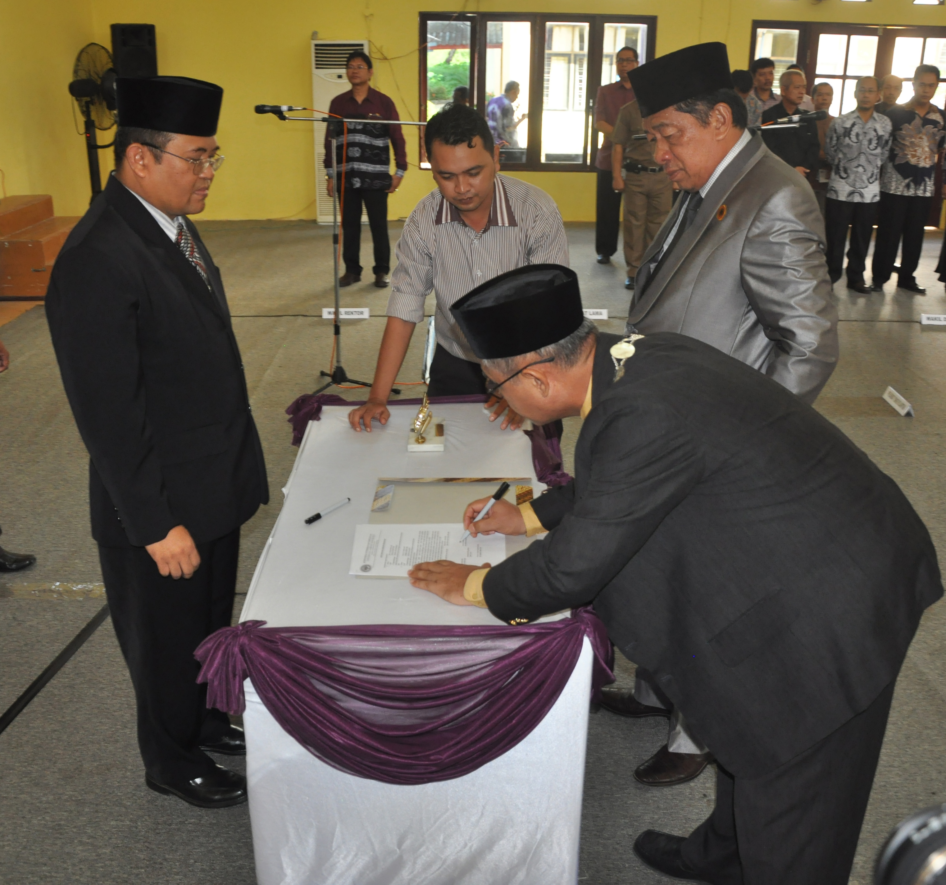 Pelantikan dan Serah Terima Jabatan Dekan FKIP ULM